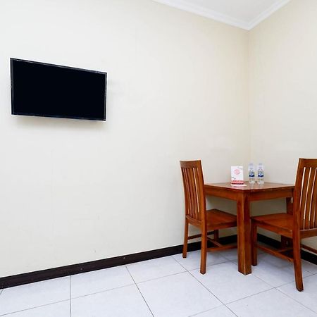 Oyo 1835 Kostel Wood Hotel Semarang Bagian luar foto