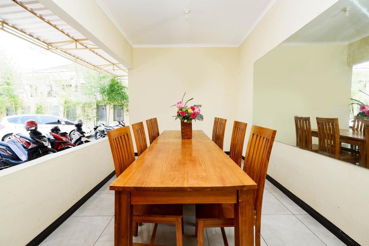 Oyo 1835 Kostel Wood Hotel Semarang Bagian luar foto