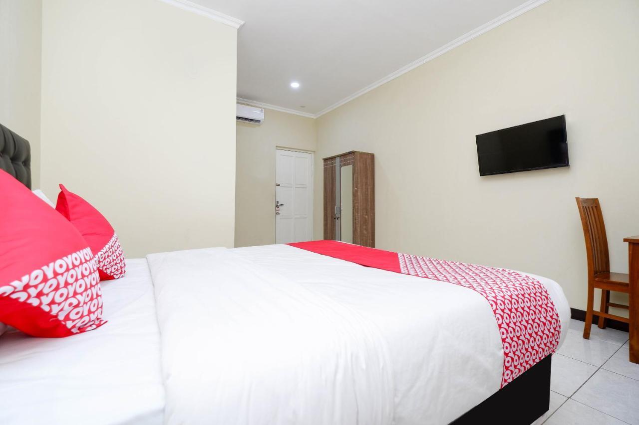 Oyo 1835 Kostel Wood Hotel Semarang Bagian luar foto
